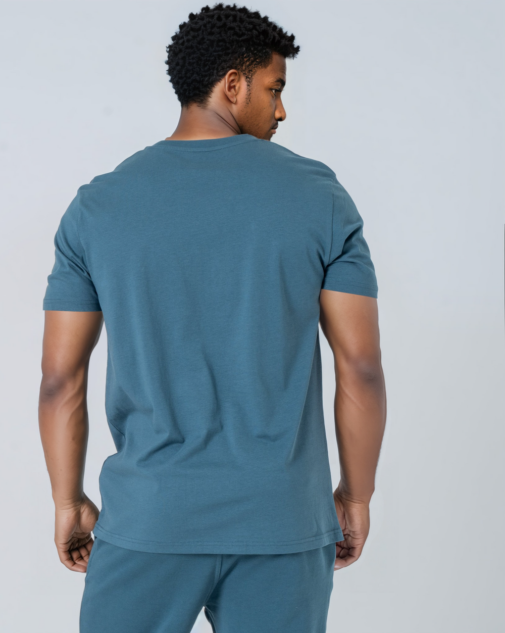 Mens Classic-fit Organic T-shirt in Eucalyptus Green