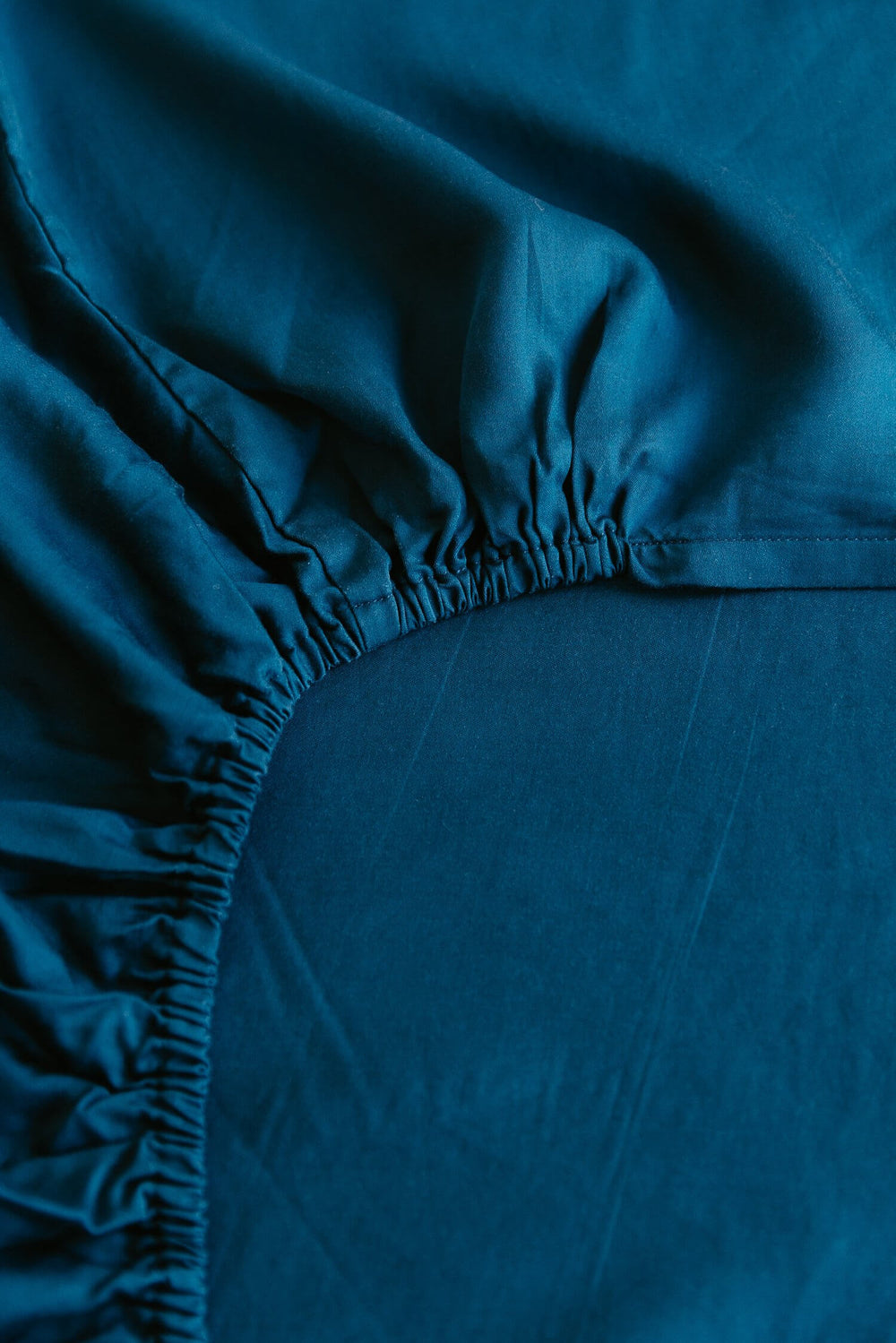 Deep Teal Fitted Sheet with TENCEL™ Lyocell