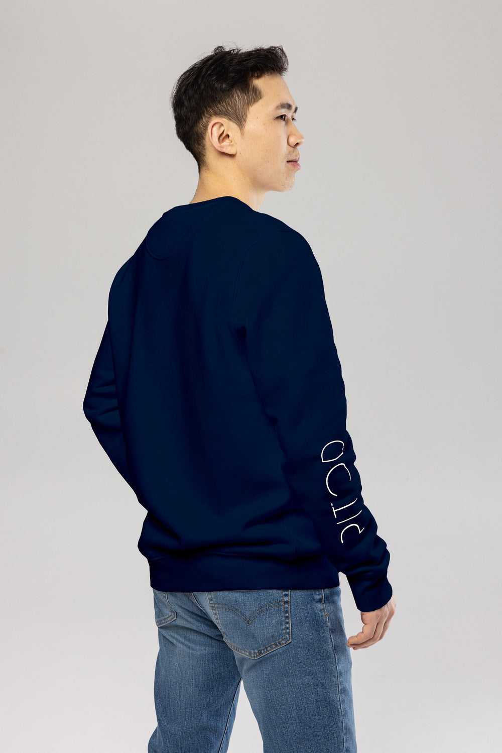 Navy Pitod Sleeve Sweatshirt