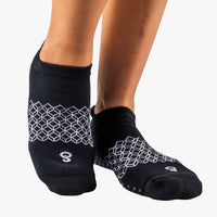 flow - organic combed cotton gripper socks