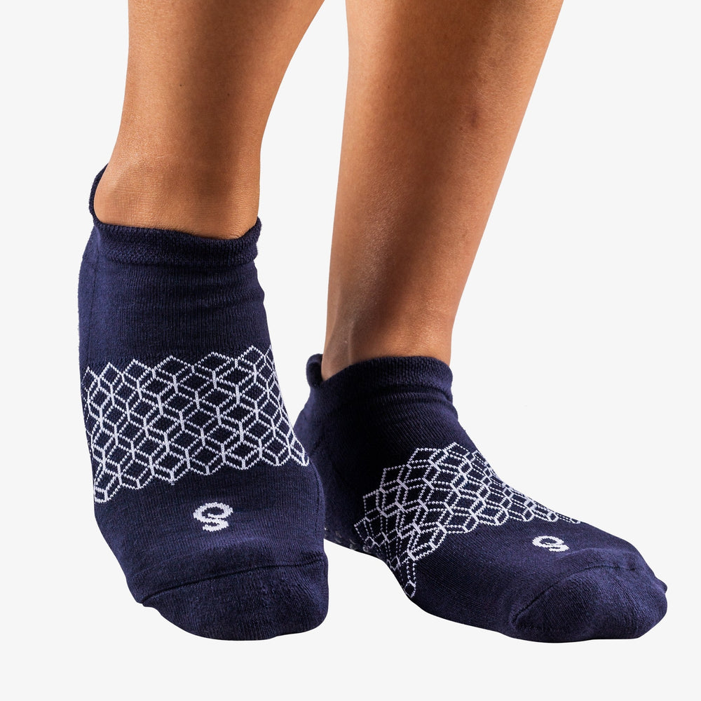 flow - organic combed cotton gripper socks