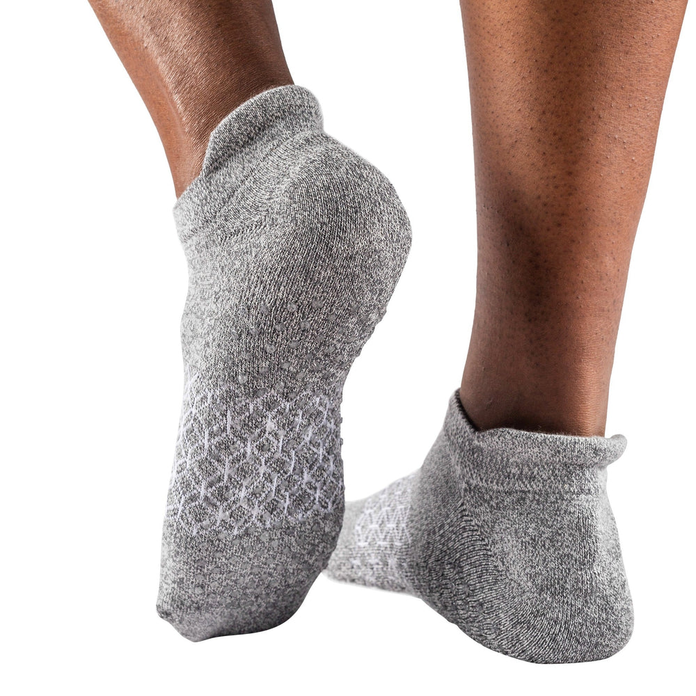 flow - organic combed cotton gripper socks