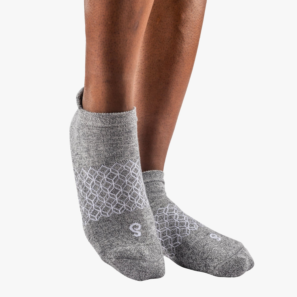 roam - organic combed cotton trainer socks