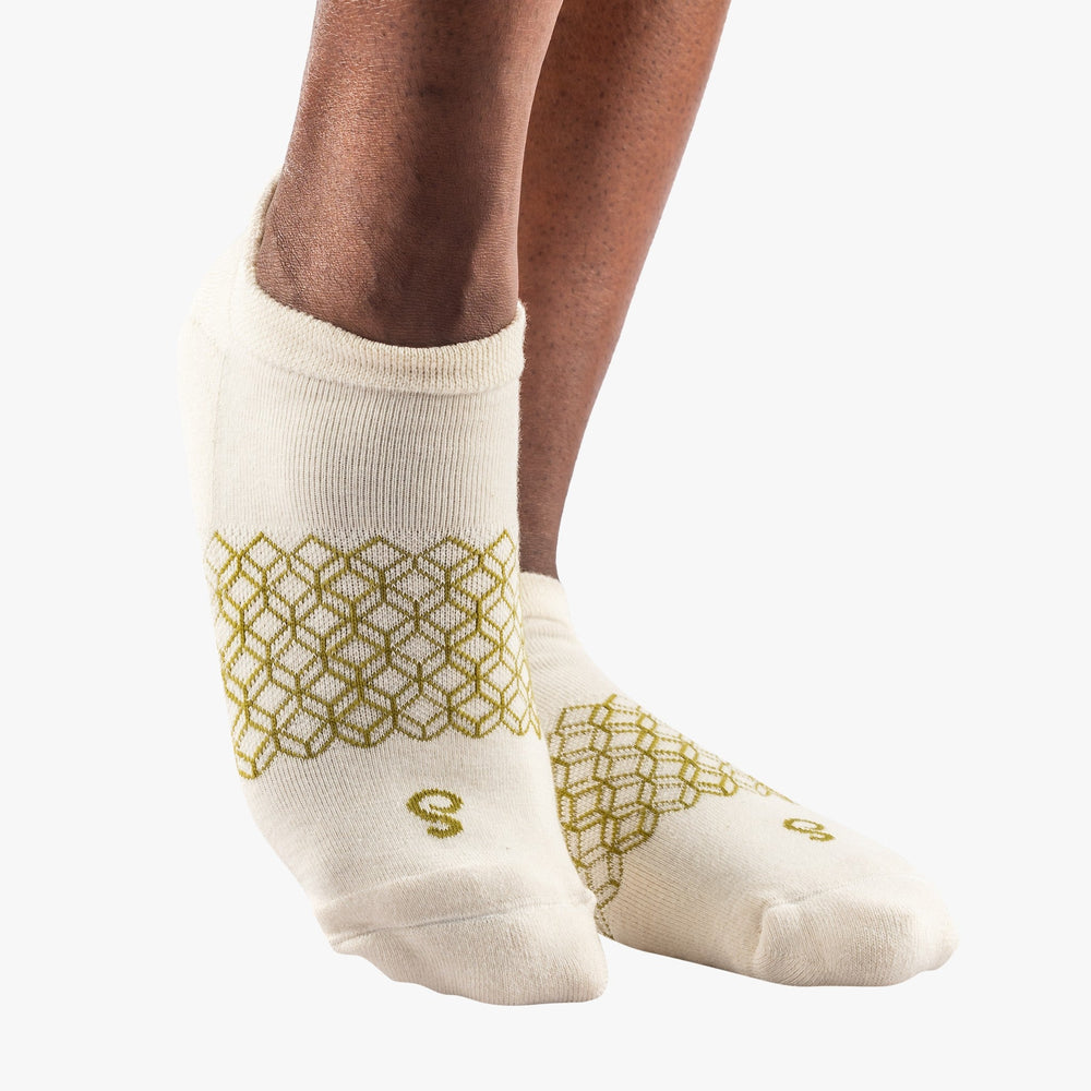 flow - organic combed cotton gripper socks