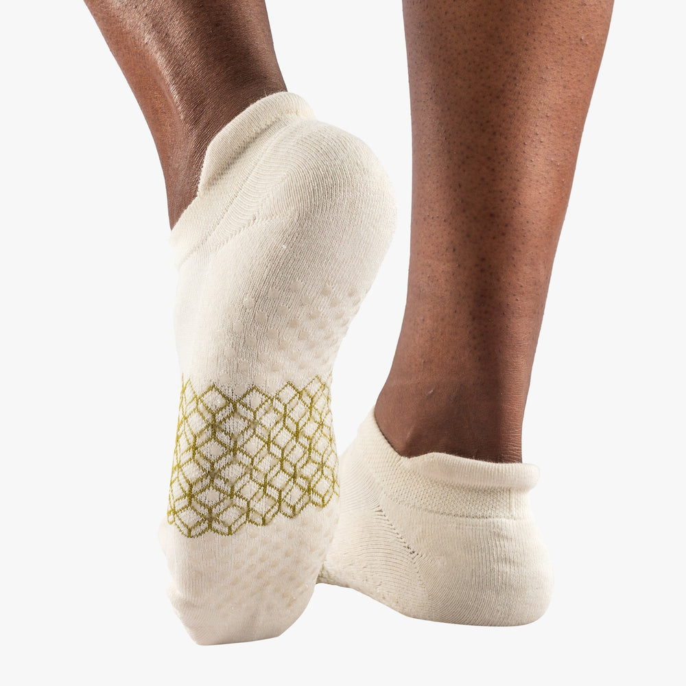 flow - organic combed cotton gripper socks